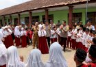 Kunjungi-SDN-1-Bareng,-Kapolres-Ponorogo-Berikan-Edukasi-Larangan-Bullying
