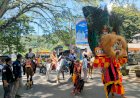 Unik,-Distribusi-Logistik-Pemilu-di-Ponorogo-Dikawal-Reog-dan-Petugas-Berkuda