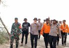 Hari-Ke-5-Penanganan-Banjir-Bandang,-Karo-Ops-Polda-Papua-Barat-Tinjau-Lokasi-Bencana-di-Pegunungan-Arfak