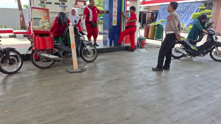 Jelang-Nataru-Polisi-Sidoarjo-Masifkan-Patroli-di-SPBU